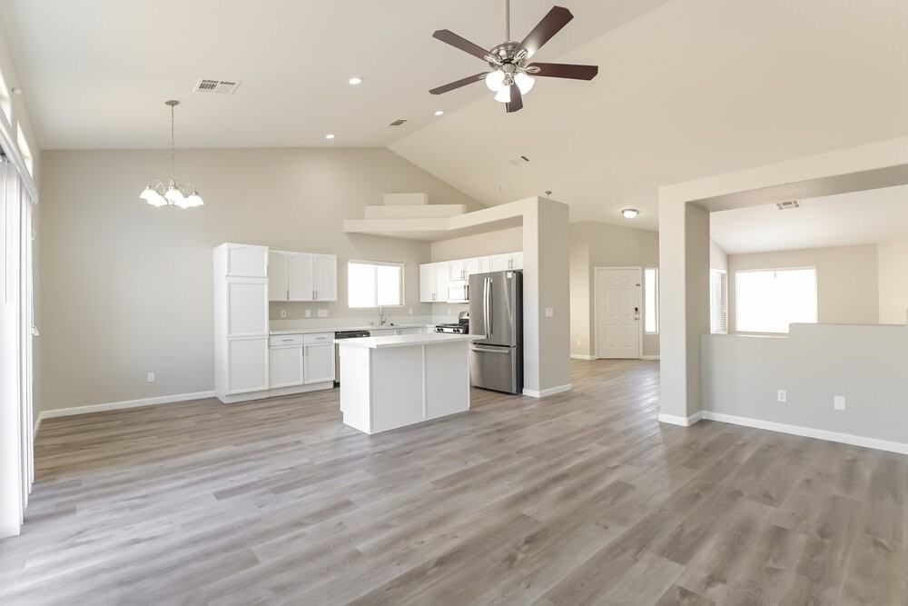 6180 Bruma Ave - Photo 5 of 16