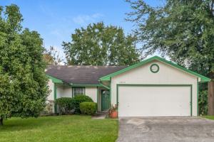 featured image of 7823 Hunters Lake Cir S