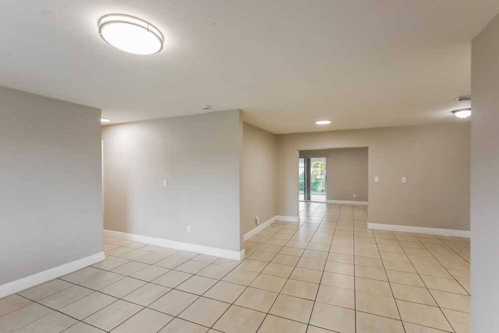 13620 Monroe St - Photo 4 of 16