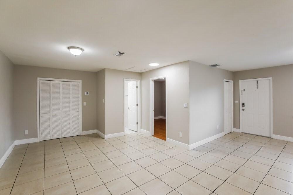 13620 Monroe St - Photo 5 of 16