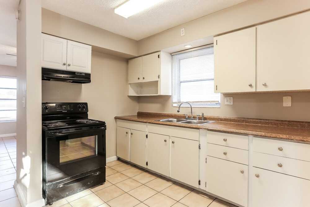 610 Nwavenue - Photo 7 of 17