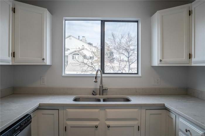 313 W Lehow Ave #13 - Photo 2 of 18