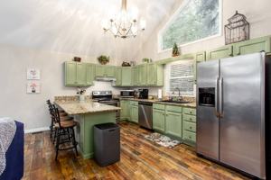 featured image of 9 Moonstone Dr