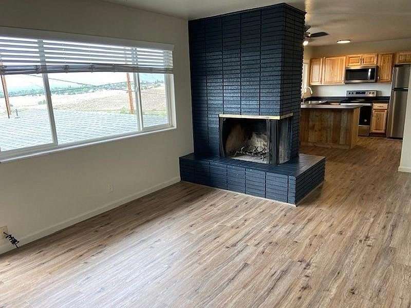 307 Moraine Way - Photo 2 of 8