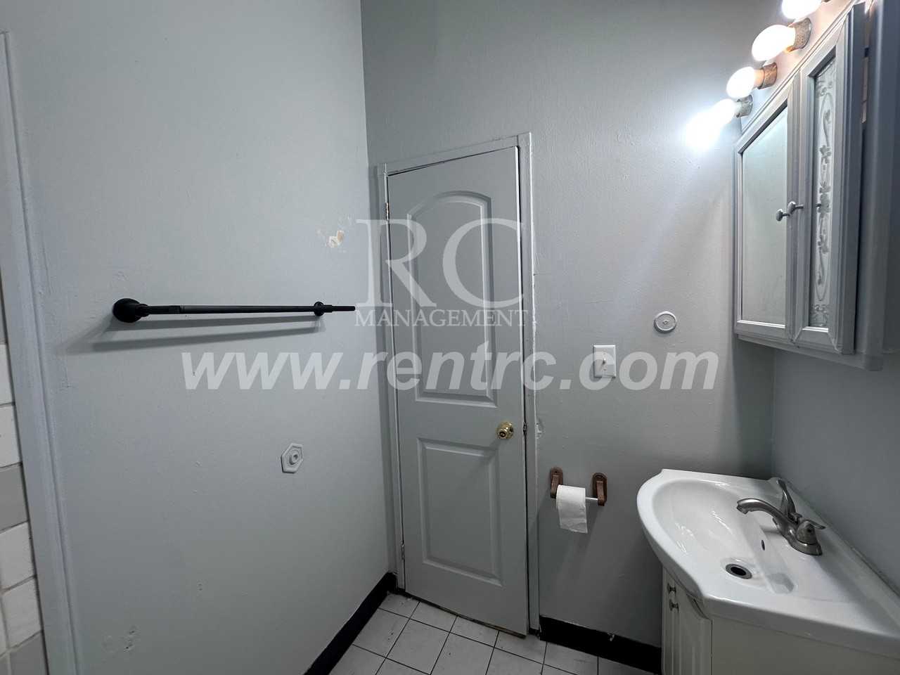411 N Beard St #N - Photo 5 of 16