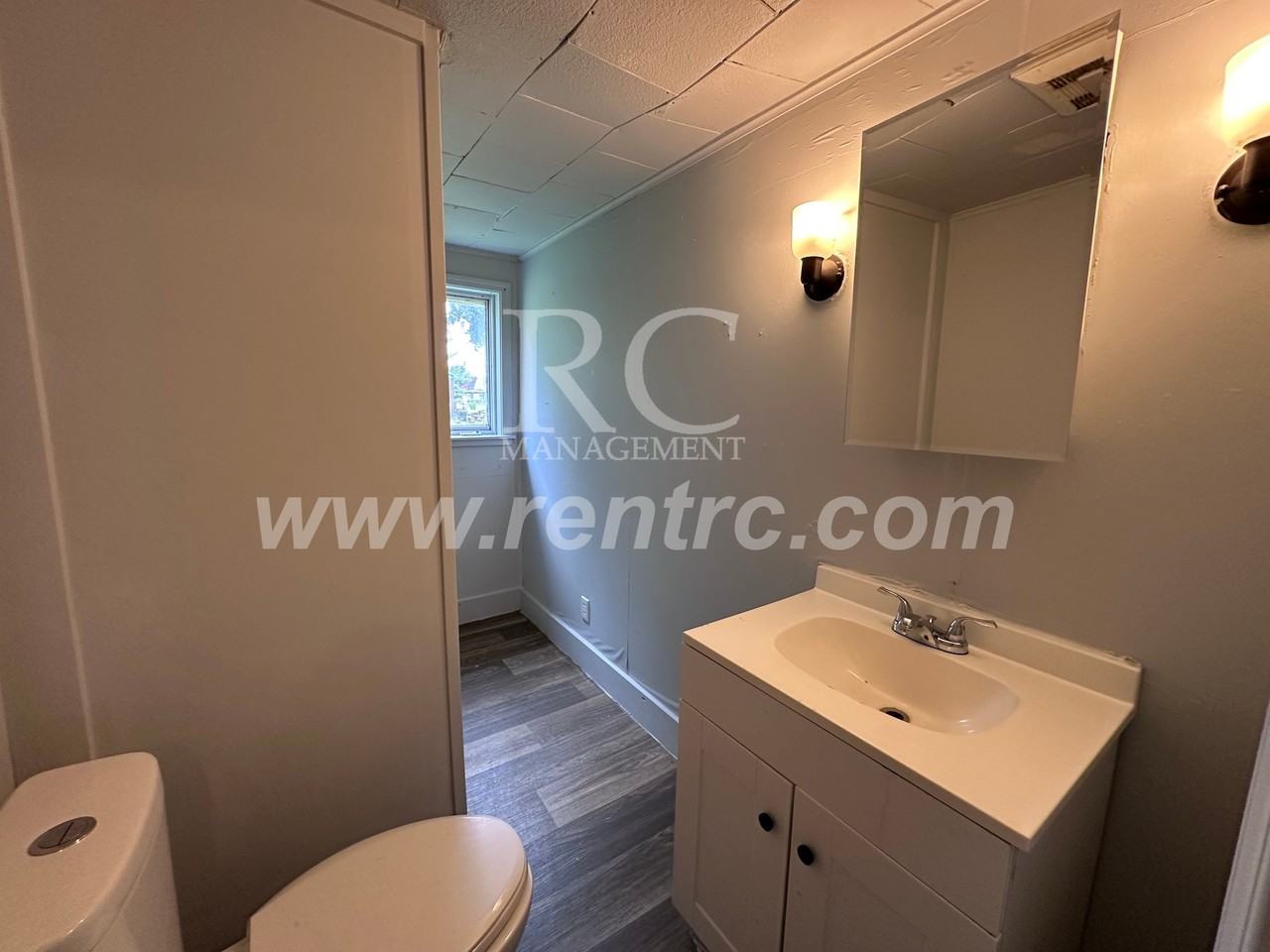 106 Wisconsin Ave - Photo 4 of 15