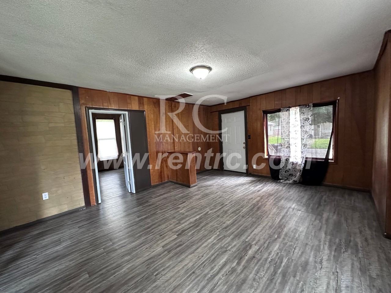 106 Wisconsin Ave - Photo 7 of 15