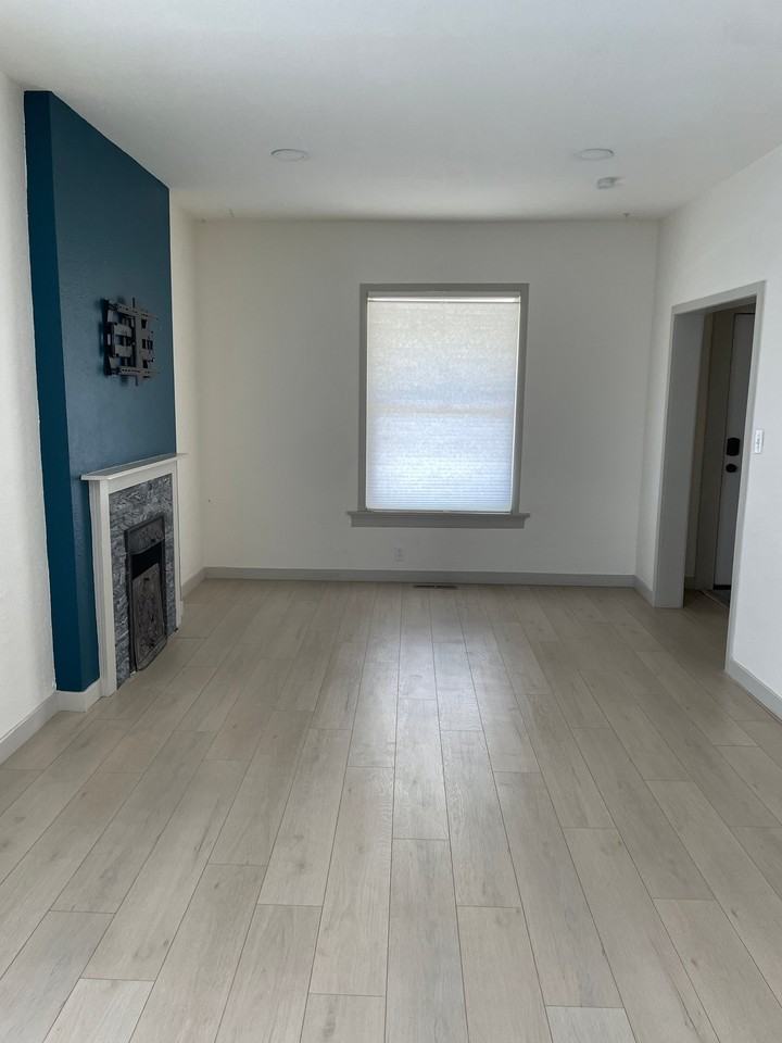 3136 N Elizabeth St - Photo 6 of 36