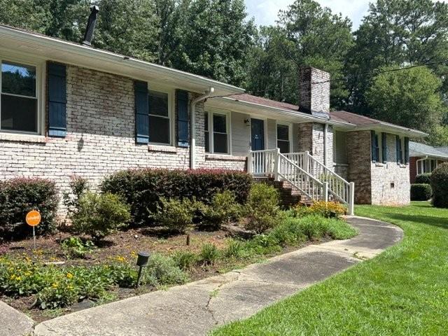 1236 Shore Dr Sw - Photo 2 of 20