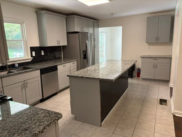 1236 Shore Dr Sw - Photo 4 of 20
