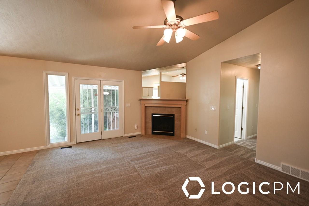 4616 S Zenia Meadows Ct #1 - Photo 5 of 21