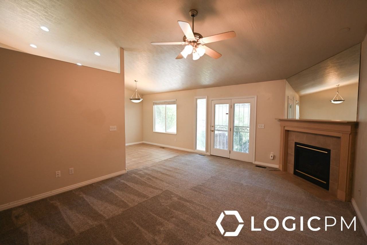 4616 S Zenia Meadows Ct #1 - Photo 6 of 21