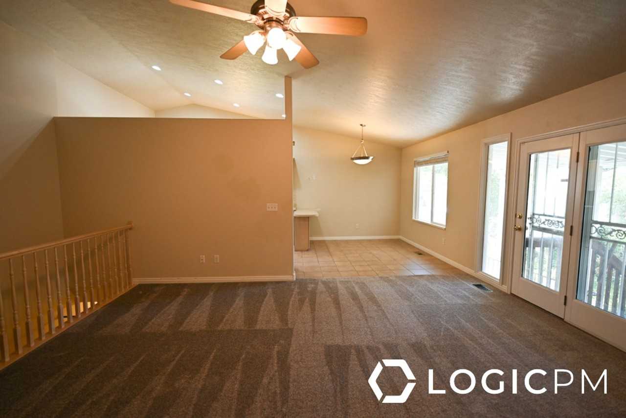 4616 S Zenia Meadows Ct #1 - Photo 7 of 21