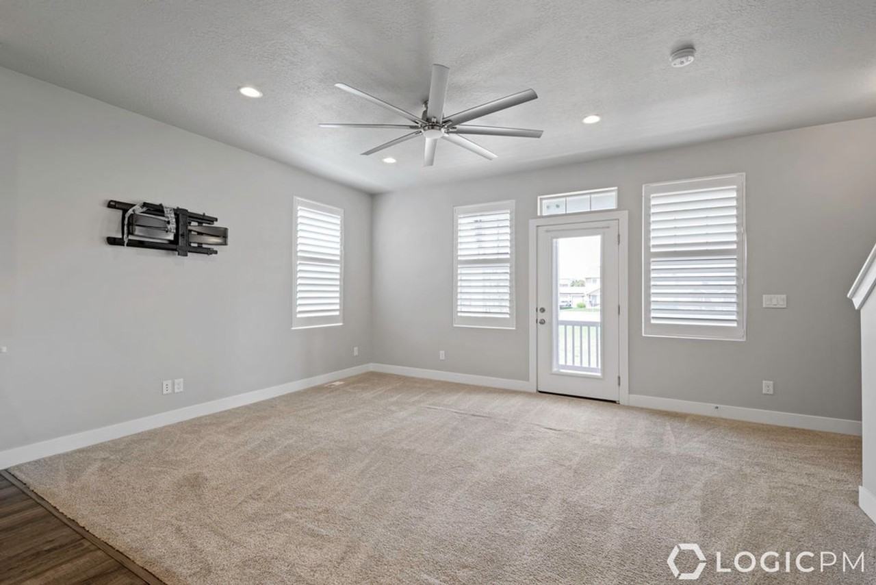 7862 S 5440 W - Photo 6 of 20