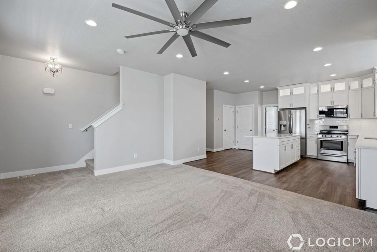 7862 S 5440 W - Photo 5 of 20