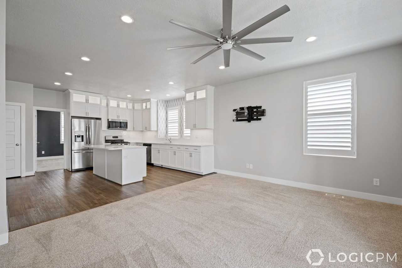 7862 S 5440 W - Photo 7 of 20