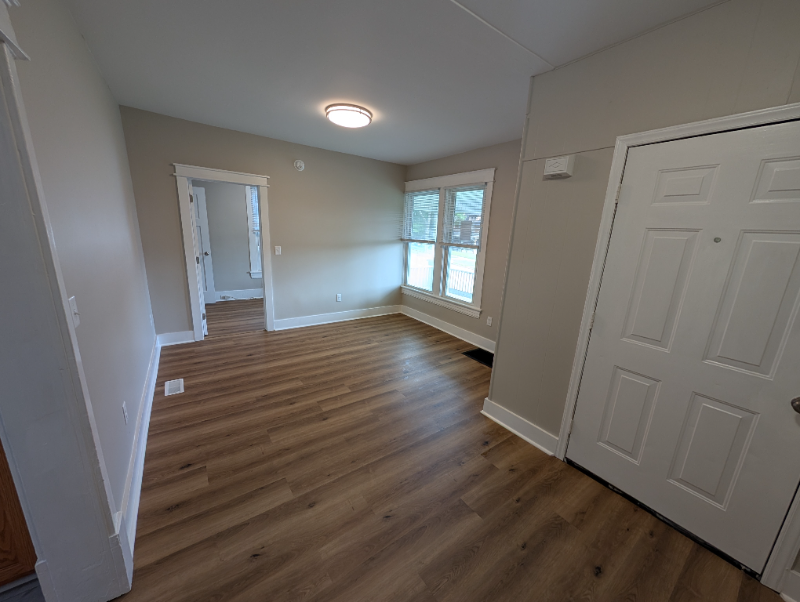 1825 Patterson Ave Sw #A - Photo 4 of 11