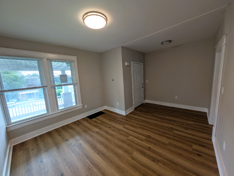 1825 Patterson Ave Sw #A - Photo 5 of 11