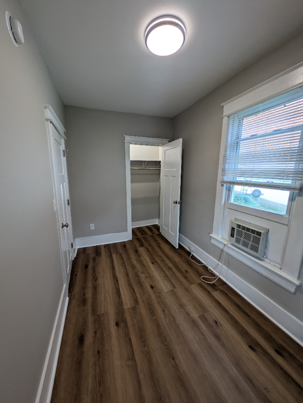 1825 Patterson Ave Sw #A - Photo 6 of 11
