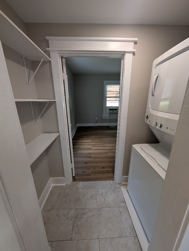 1825 Patterson Ave Sw #A - Photo 7 of 11