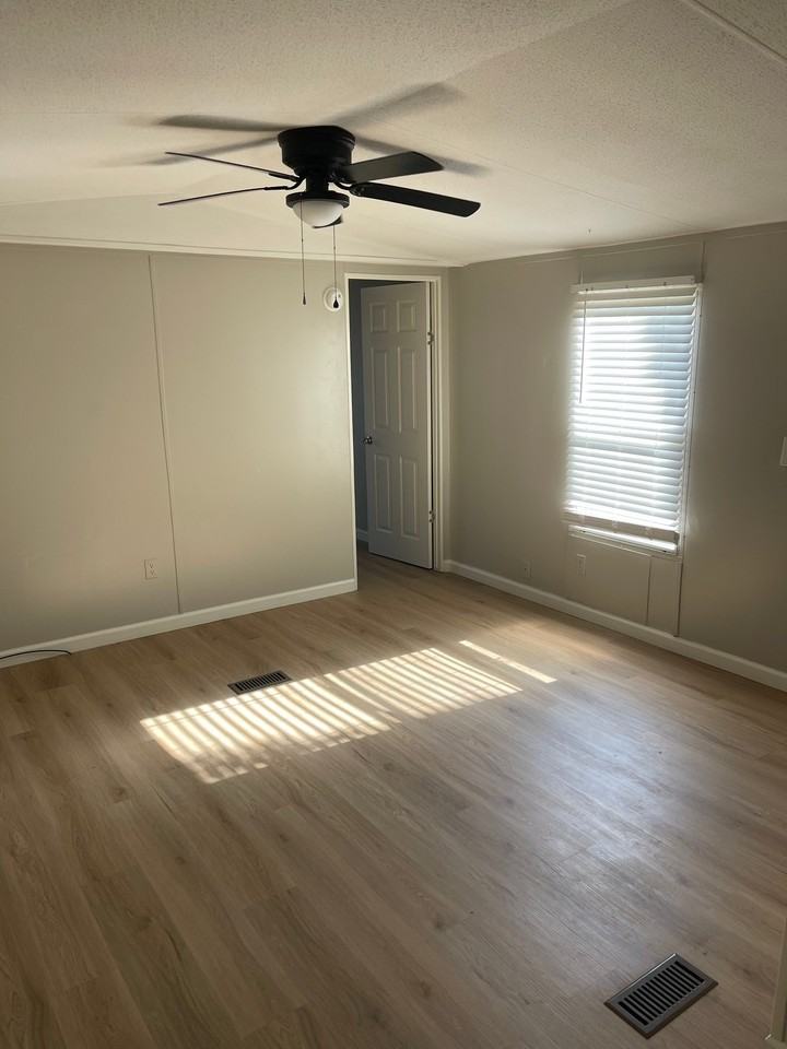 168 Long Beach Dr - Photo 2 of 6