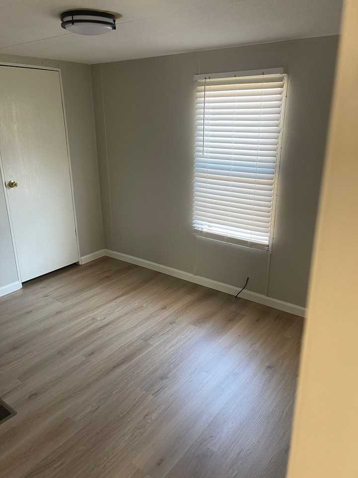 168 Long Beach Dr - Photo 3 of 6