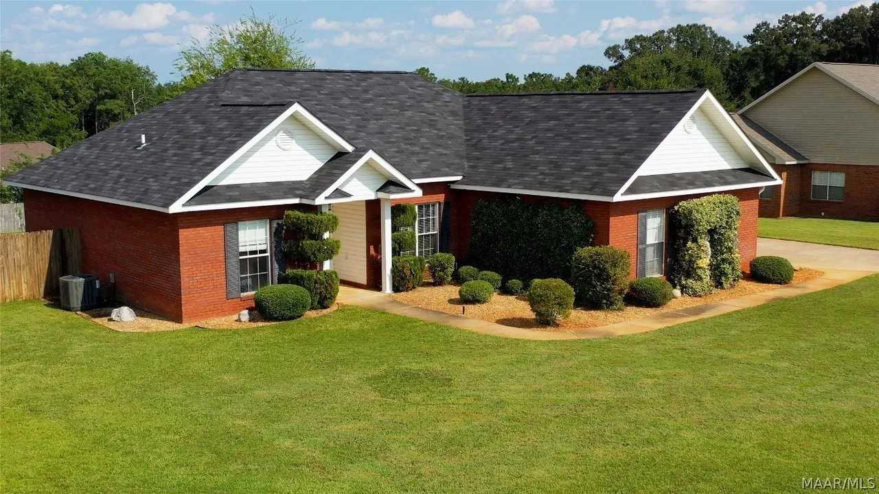 201 Fountain Crest Dr - Photo 2 of 20
