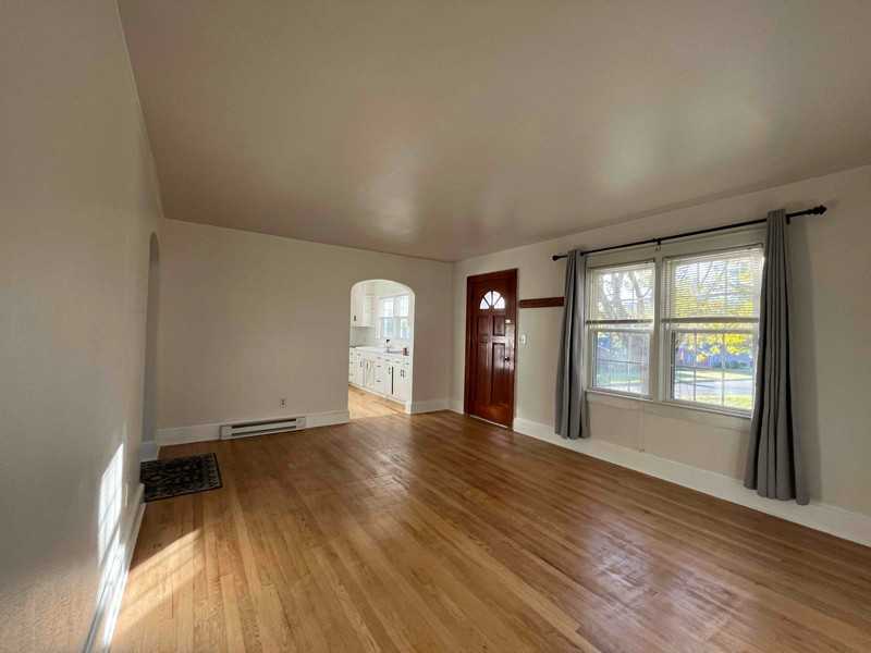 44 Axley St - Photo 3 of 19