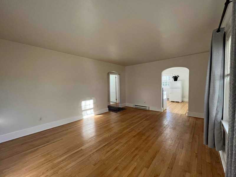 44 Axley St - Photo 4 of 19