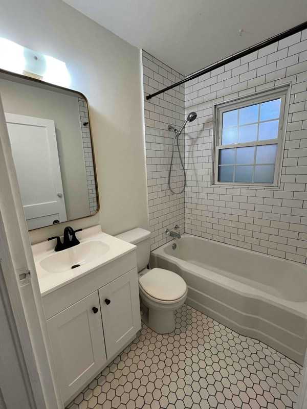 44 Axley St - Photo 6 of 19
