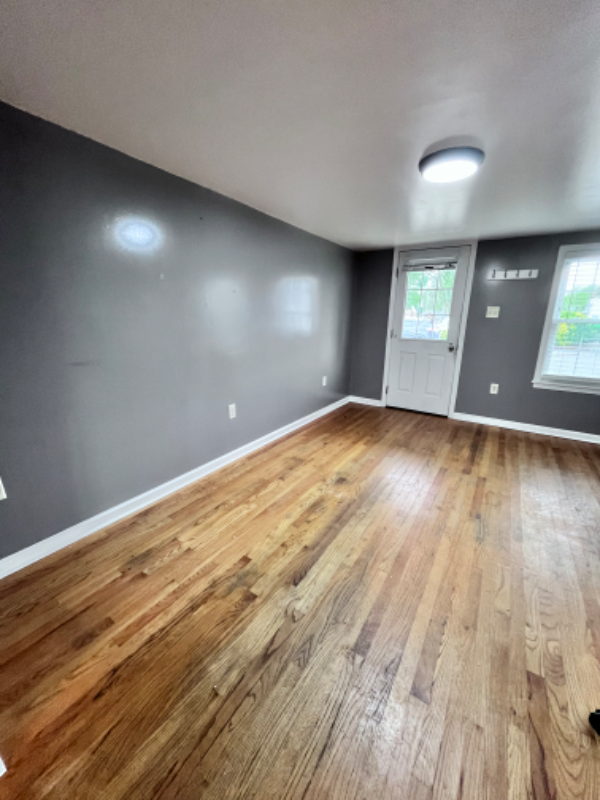 224 Dingledine St - Photo 3 of 11