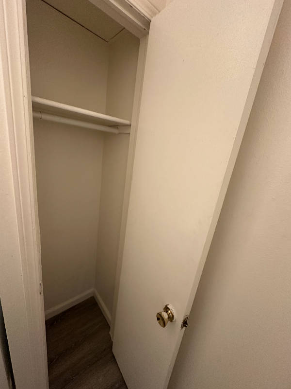 122 E 4th St #6 - Photo 5 of 8