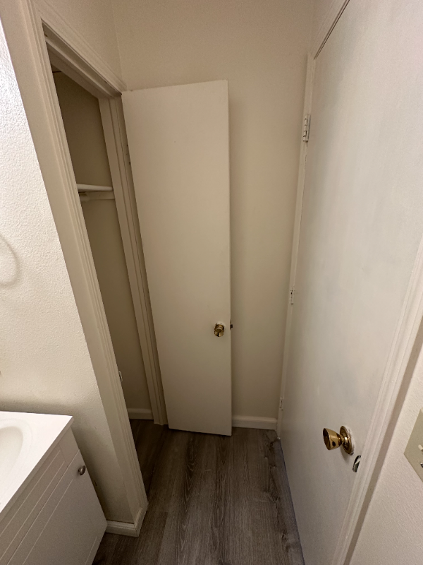 122 E 4th St #6 - Photo 6 of 8