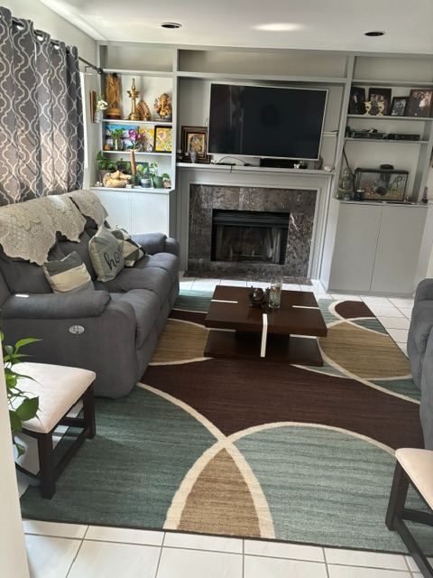 493 Le Parc Cir - Photo 2 of 14