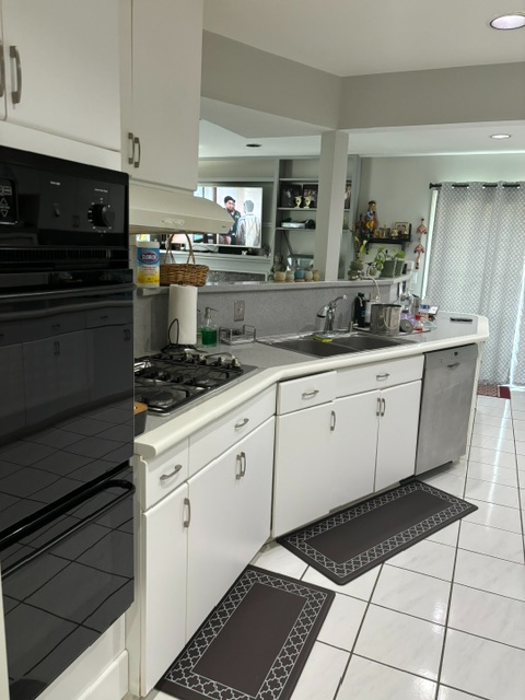 493 Le Parc Cir - Photo 7 of 14