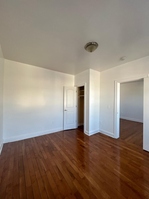 201 Claremont Ave #9 - Photo 3 of 14