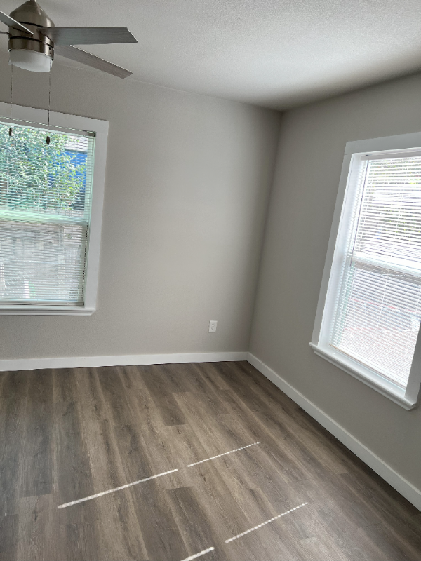 1503 Willow St #B - Photo 3 of 11