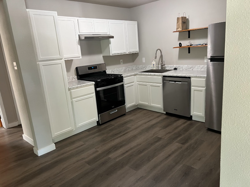 1503 Willow St #B - Photo 7 of 11