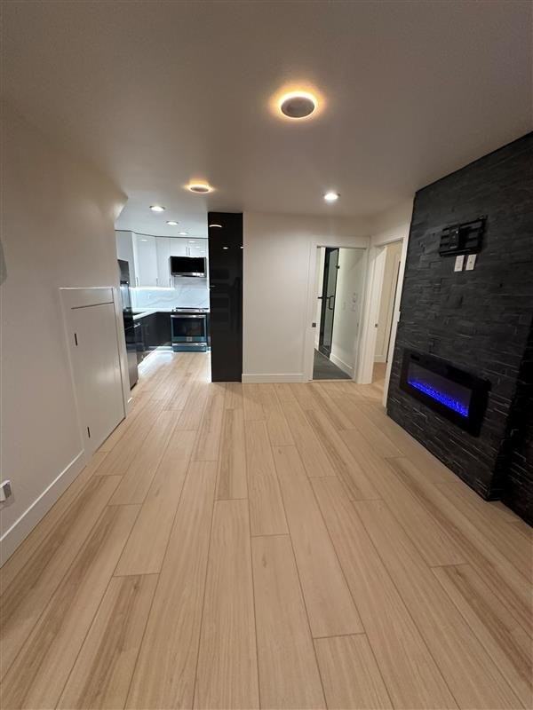3411 Ne 7th St - Photo 5 of 7