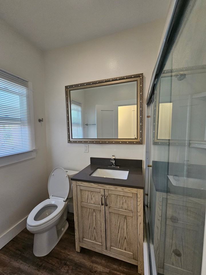 740 Lime Ave #C - Photo 4 of 7