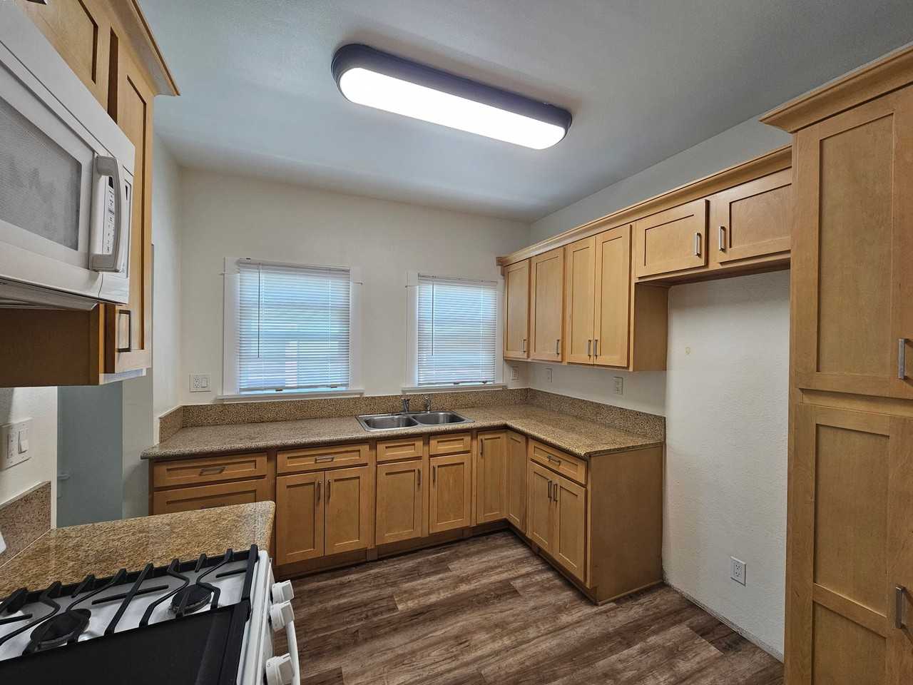 740 Lime Ave #C - Photo 7 of 7