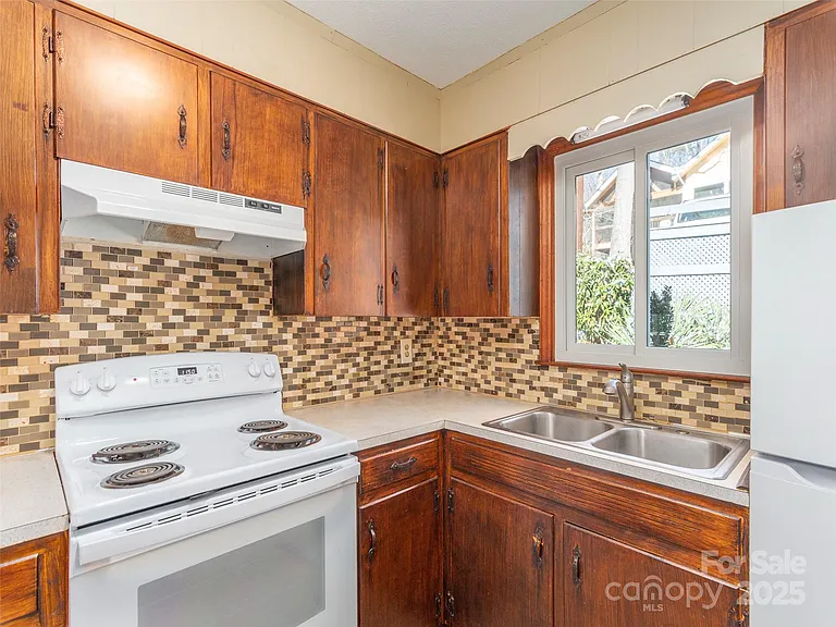 181 Kilgore Rd #A - Photo 5 of 9