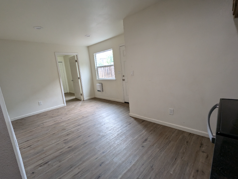 129 6th St - Photo 4 of 4