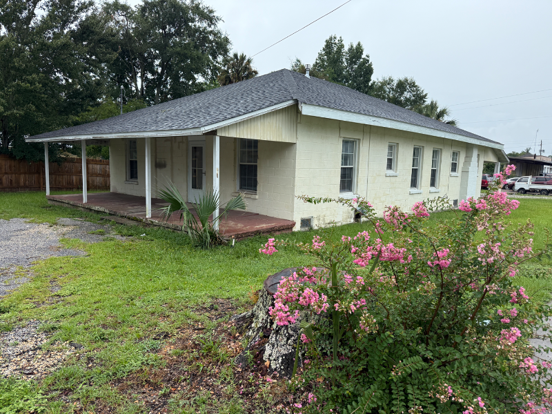 2105 Wilkerson St - Photo 3 of 16