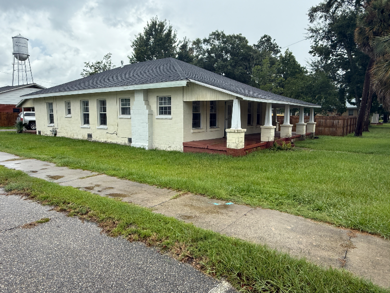 2105 Wilkerson St - Photo 4 of 16
