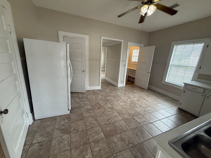 2105 Wilkerson St - Photo 6 of 16