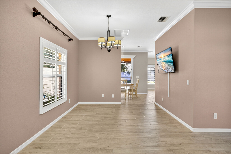 8250 Silver Birch Way - Photo 3 of 20