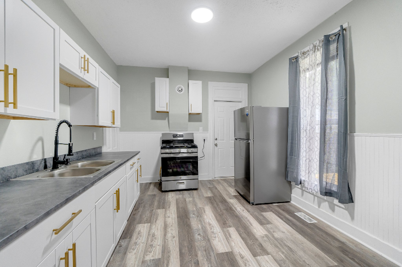 1409 Oakland St - Photo 4 of 17