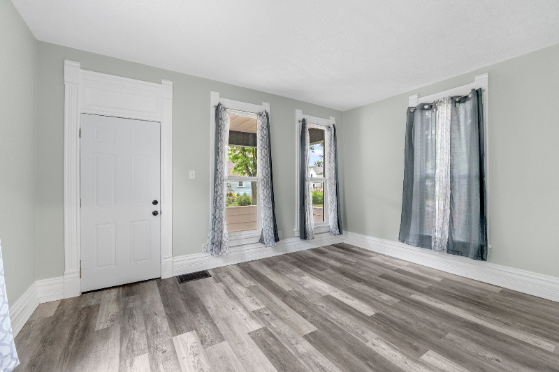 1409 Oakland St - Photo 7 of 17