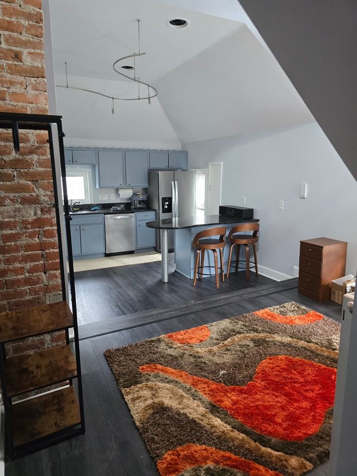 61 Dale St N #3